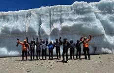 Circuit Trekking au Kilimandjaro et safari sur mesure avec option Zanzibar - les vols et l'hébergement peuvent être organisés pour ceux qui souhaitent ajouter cette option.