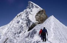 Lobuche East Peak Besteigung 6,119 m/20,075 ft (Gruppenwanderung) Reise