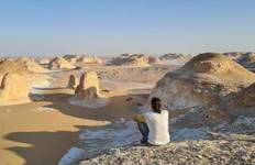 Circuit Camping dans les déserts blanc et noir - oasis de Bahariya et transfert privé au Caire
