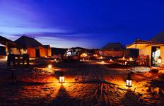 Circuit Circuit privé de 4 jours dans le désert depuis Marrakech jusqu'au camp de luxe dans le désert d'Erg Chigaga