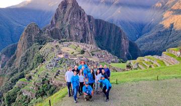 2-Day Short Inca Trail to Machu Picchu with Hotel & Vistadome Train