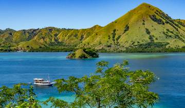 Epic Archipelago Adventure: Sumatra to Flores in 30 Days