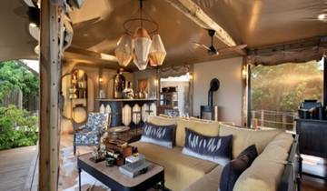 Signature Botswana: Private Charters, Luxury Camps, Timeless Safari