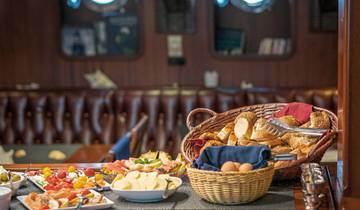 Kairo - Sailing Adventures Around Antigua Tour