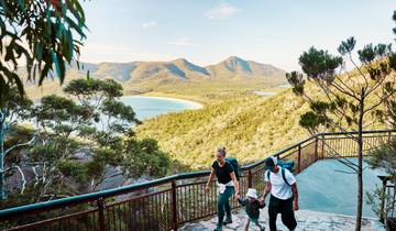 Melbourne to Cairns Adventure (41 destinations)