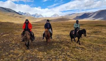 Randonnée à cheval dans les montagnes de l\'Altaï et chasseurs d\'aigles circuit