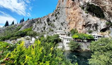Bosnie : Circuit découverte de 7 jours au départ de Mostar. Découvrez Sarajevo, Medjugorje et bien plus encore ! Visitez des sites de l'UNESCO, des forteresses médiévales, une nature splendide et une histoire profonde. Héritage ottoman et austro-hon…