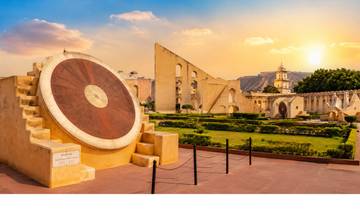 Private 2-Day Agra to Jaipur Tour via Fatehpur Sikri Chand Baori (Abhaneri) & Jaipur Sightseeing Tour