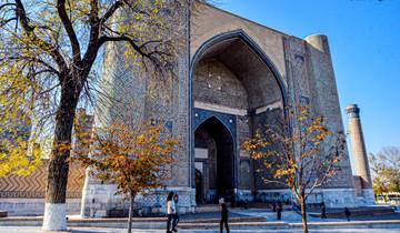 Circuito Viaje de 9 días a Uzbekistán para Daniyaal y sus amigos