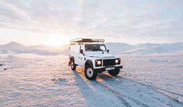 Circuit hivernal de 6 jours en Islande : promenade de Noël à Reykjavík, le Cercle d\'Or, la côte sud et une grotte de glace dans un glacier circuit