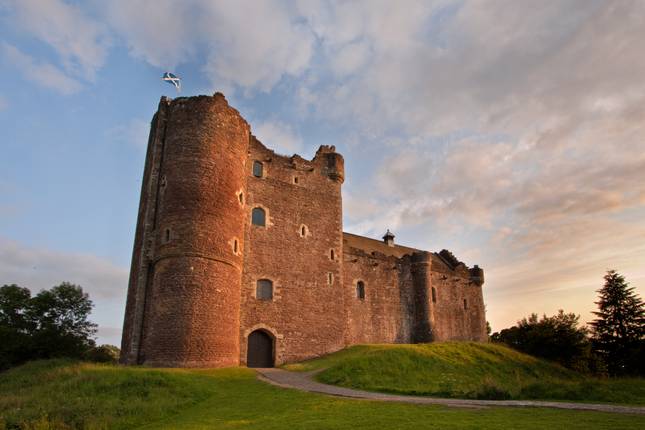 4-Day Outlander Trail Small-Group Tour from Edinburgh Including Admissions