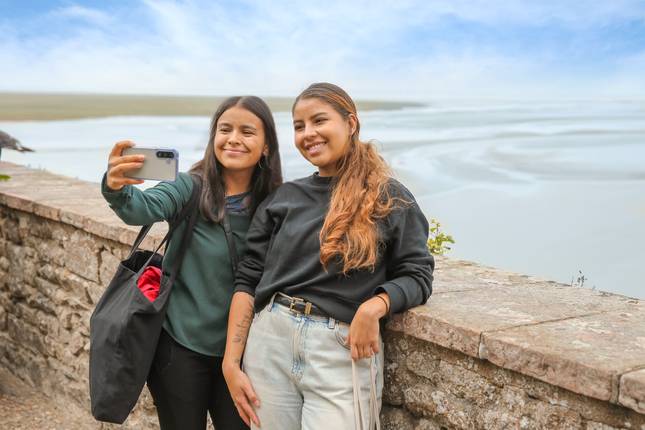 Normandy D-Day Beaches, Saint-Malo & Mont Saint-Michel: 2-Day Guided Journey from Paris with Transport