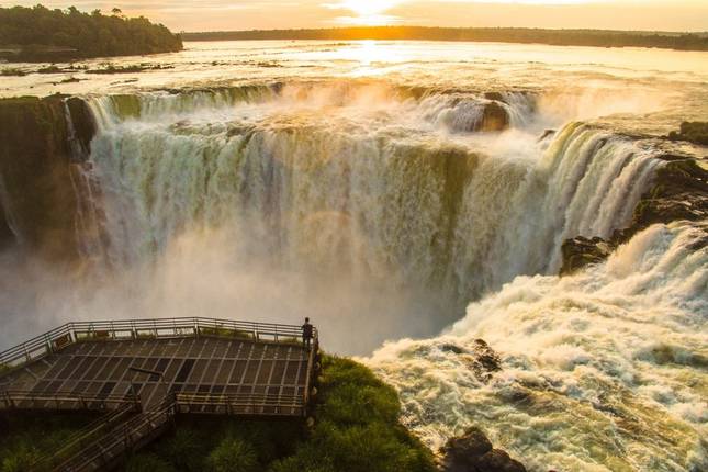 3-Days Iguazu Falls Tour of the Argentinian and Brazilian Side