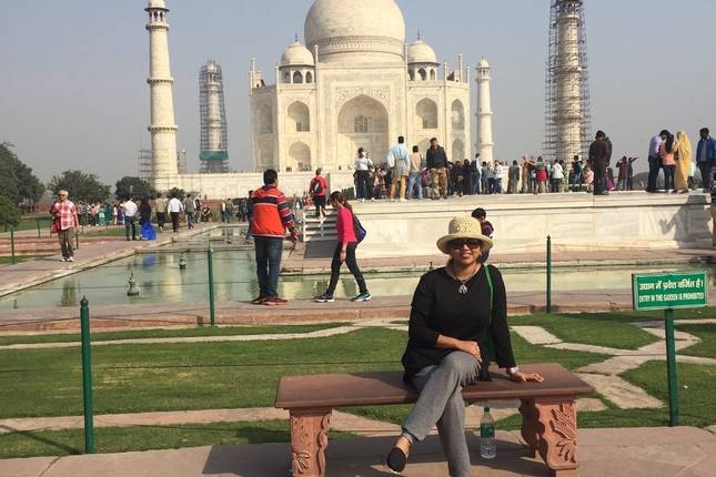 Private Taj Mahal Agra Overnight Tour from Delhi