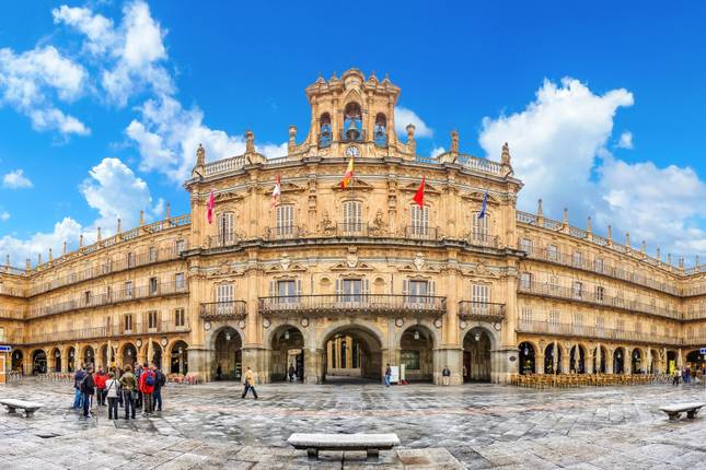 Family Club: Porto, the Douro valley (Portugal) and Salamanca (Spain) (port-to-port cruise)