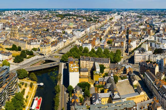 United Kingdom, Ireland and Northern France (32 destinations)