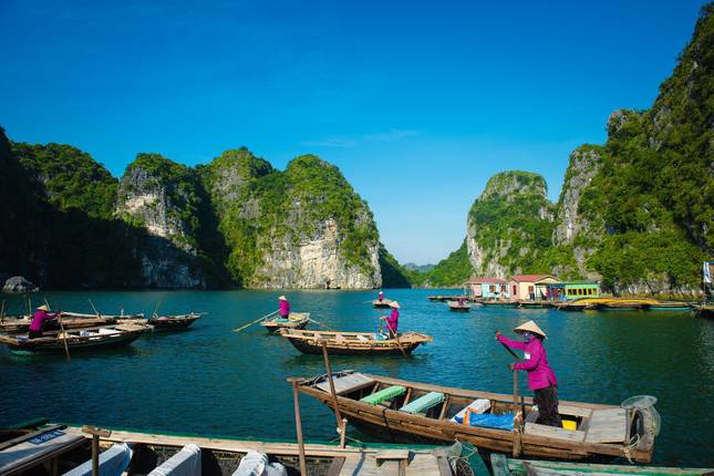 From the temples of Angkor to the Mekong Delta, experience unique and exotic end-of-year celebrations & The Imperial Cities (port-to-port cruise)