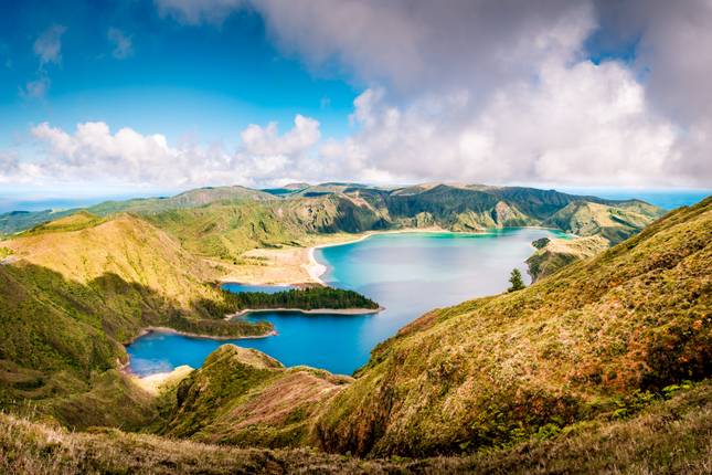 Island jumping in the Azores (15 days)