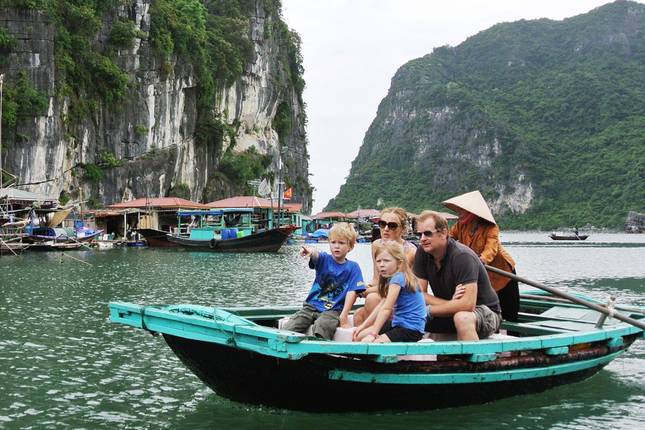 Vietnam with Kids: Family Journey of Fun & Culture 2 Weeks