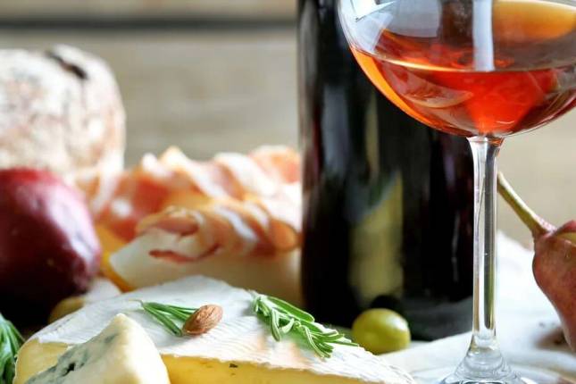 A Taste of Tuscany - Hilltop Towns and Vineyards