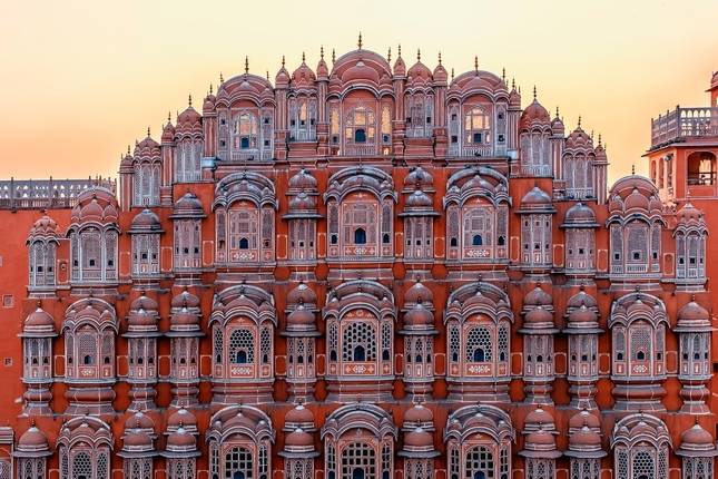 Overnight Royal Jaipur Tour From Delhi By Car