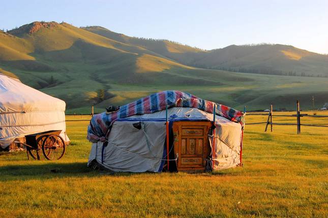 Discovering the Land of Nomads – Active Mongolia