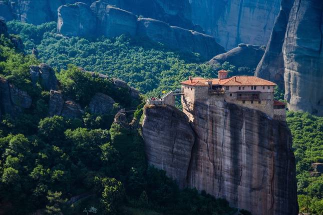 7 Days in Athens, Meteora and Thessaloniki by train.