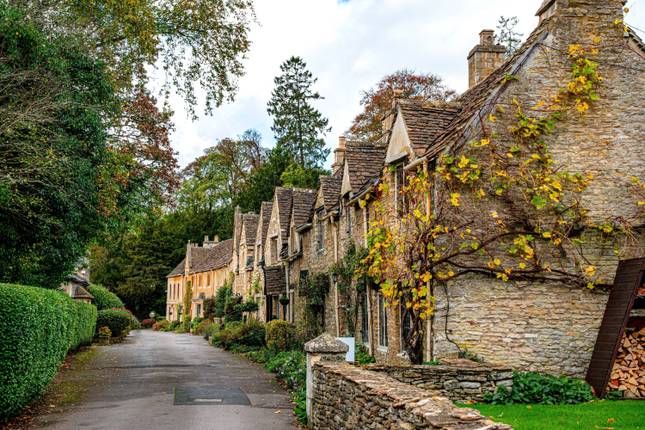 Shades of the English Countryside featuring London, Cornwall & The Cotswolds (London to Cotswolds) (2025)