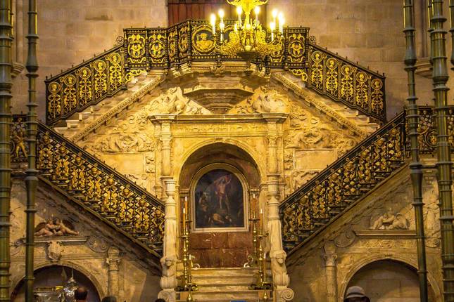 Pilgrimage to Fatima & Lourdes with Barcelona  (Fatima to Barcelona) (2025)