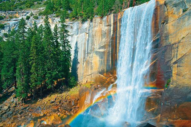 Discover California on a small group tour