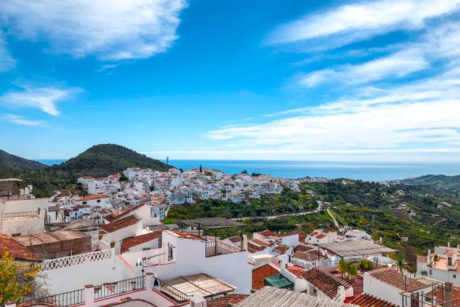 Exploring Iberia: Southern Spain to Coastal Portugal (Malaga to Lisbon) (2025)