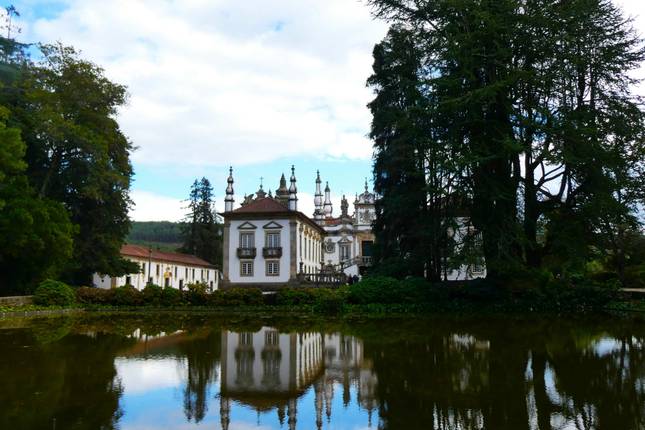 Flavors of Portugal & Spain featuring the Douro and Rioja Wine Regions (Lisbon to San Sebastian) (2025)