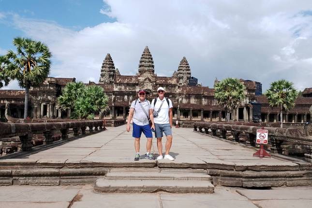 Cambodia Adventure: 7-Day Private Tour of Angkor Temples, Culture & Coastline