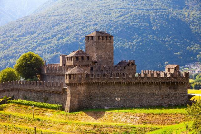 France and Swiss Alps (18 destinations)