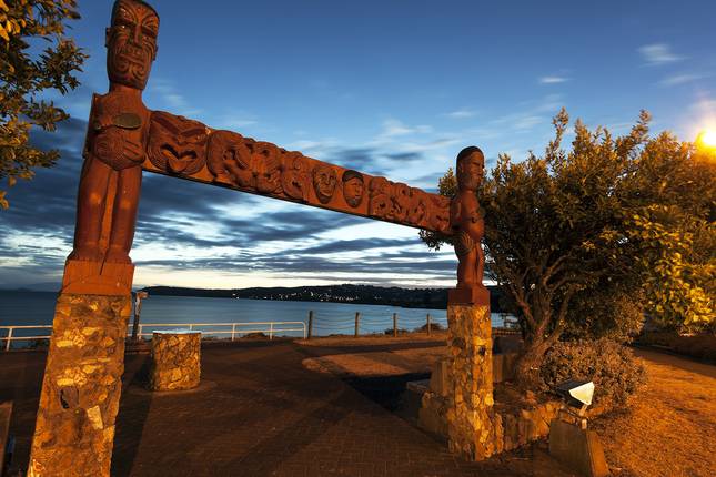 Budget NZ Encompassed From Auckland  - 21 days