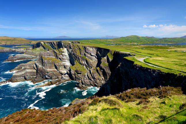 Ireland ─ Country and People