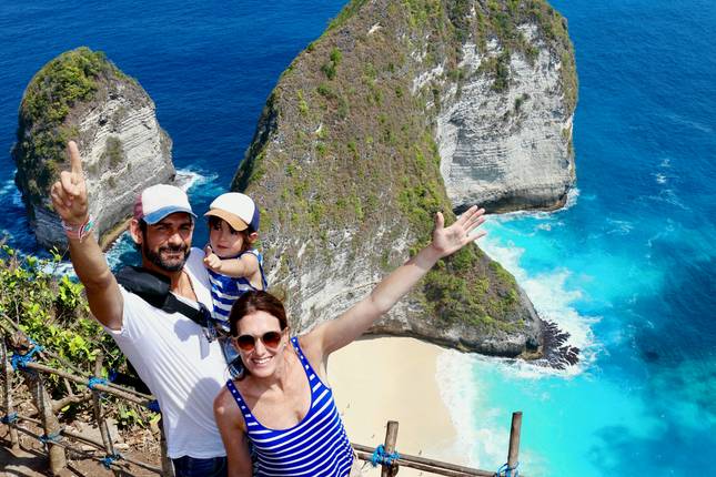 Singapore & Bali: From City Lights to Blue Crater Lake