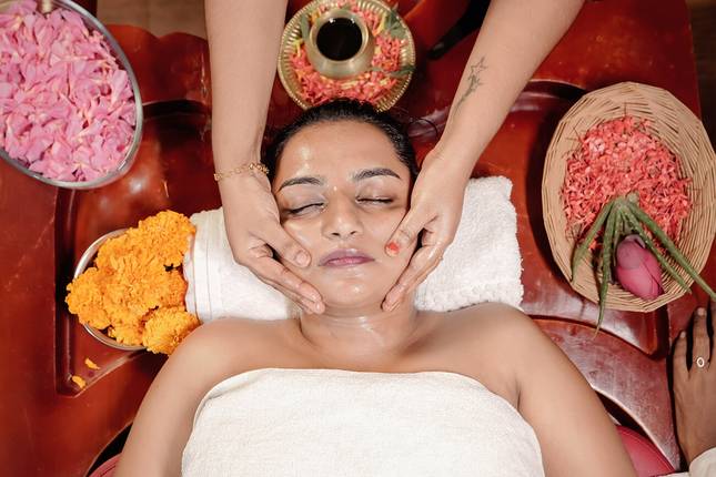 Explore Kerala with Beauty and Skincare Ayurvedic Therapy
