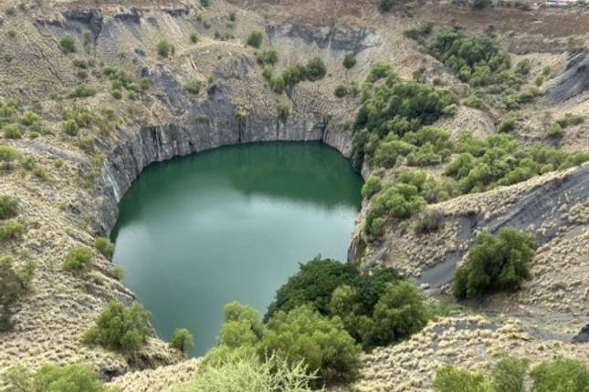 Flame of Southern Africa: A Luxury Cruise, Rail, and Tour Journey of a Lifetime