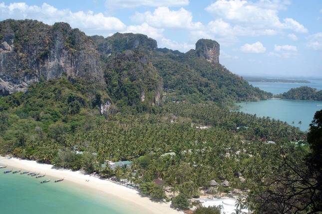 A Relaxing Getaway to the Exotic Islands, 10 Days