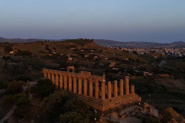 Small Group 14 pax Premium Collection - Unique Tour of Sicily (mono English)