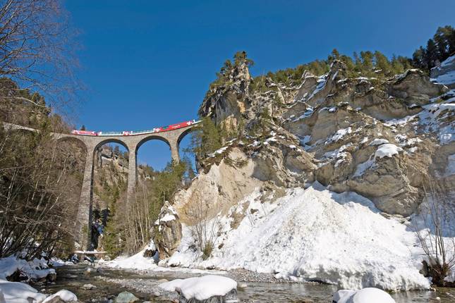 Bernina and Glacier Express winter Magic