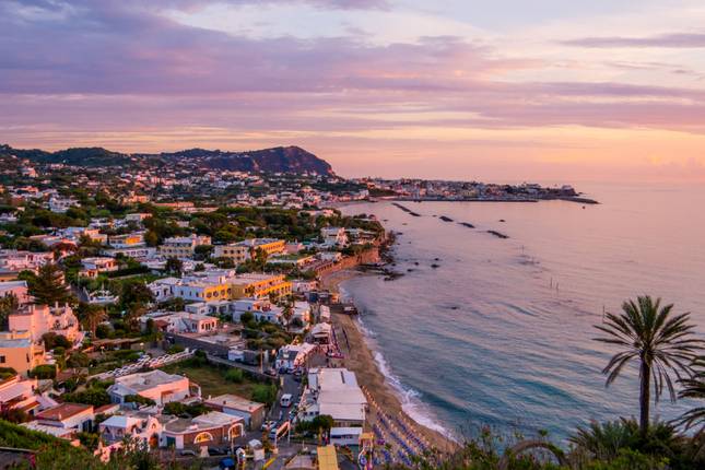 Excursión a la Isla de Ischia 8 Días - Balnearios Termales, Playas y Vida Local
