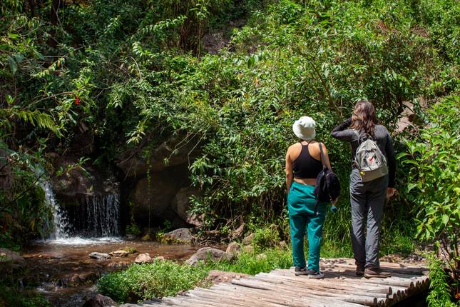 2-Day Private Sacred Valley Experience: Waterfall, Hummingbirds & Chinchero