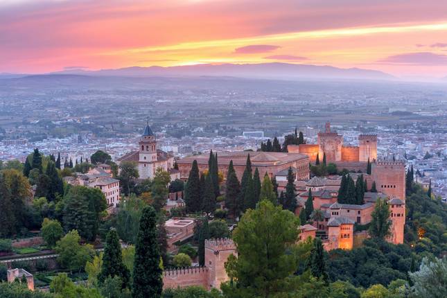 Spain Highlights Tour: Madrid, Seville & Granada 7 Days / 6 Nights