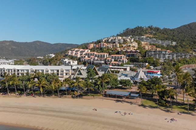 Whitsundays to Cairns (Without Sailing From Apr '27)
