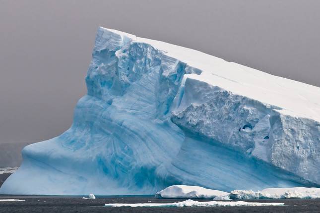 Antarctic Express: Crossing the Circle, Operated by Quark