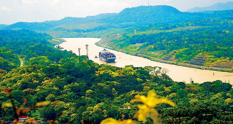 Discover Panama: The Land Between the Seas (Gamboa to Playa Bonita) (2018) - Collette