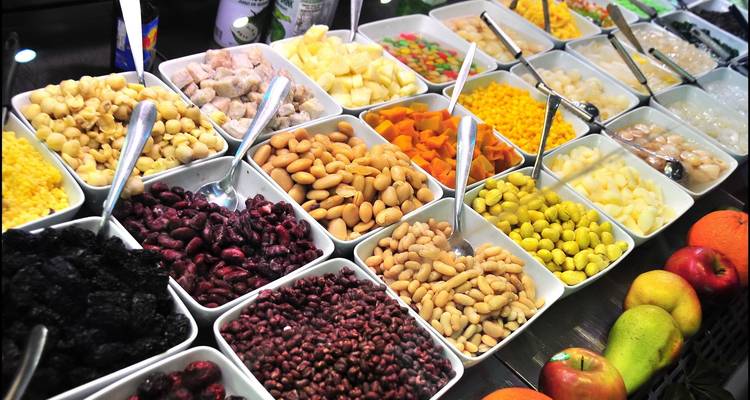 Selección de ingredientes frescos para postres vietnamitas.