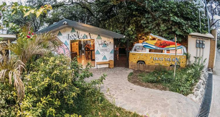 6 Days Surf Guiding at Tamarindo - Selina